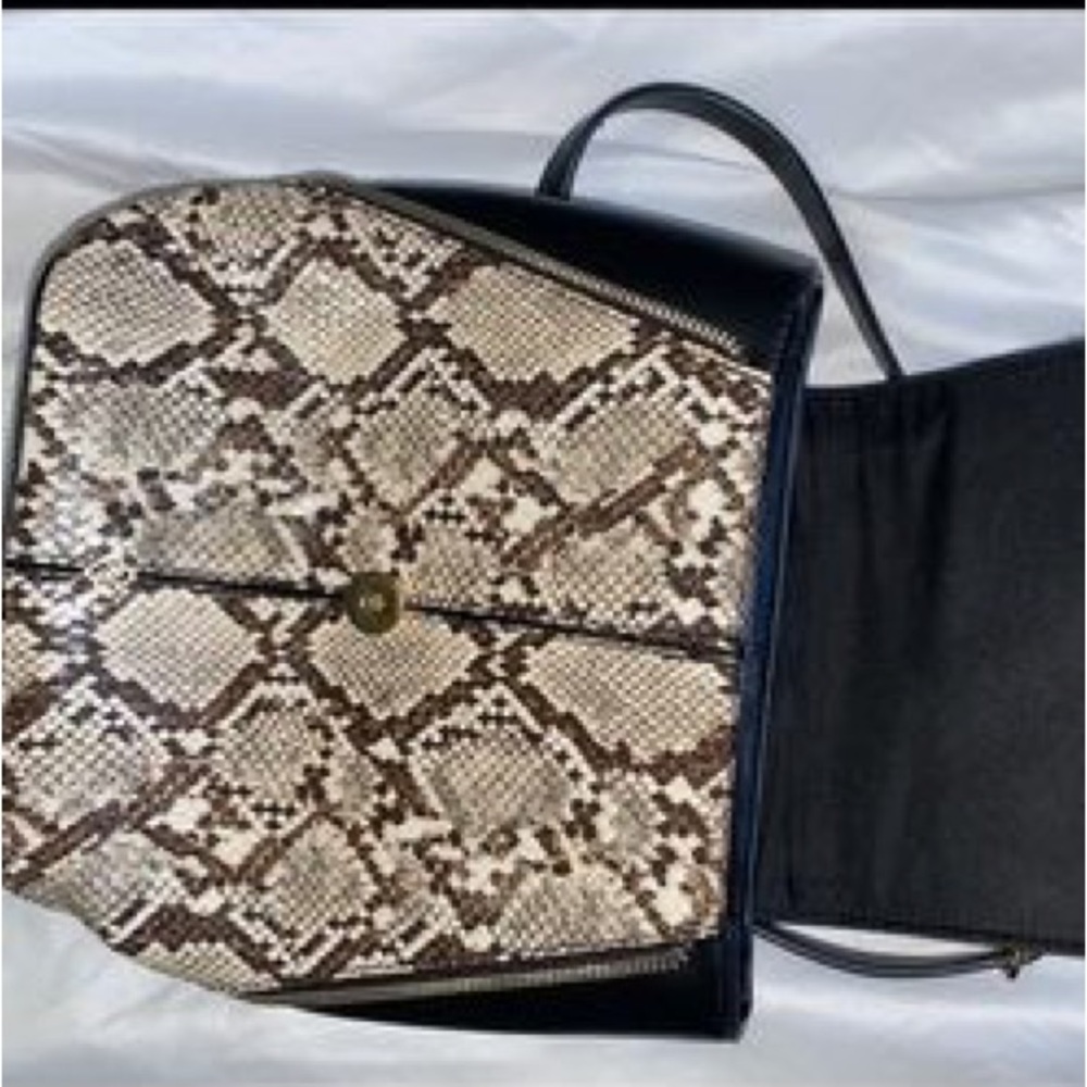 Call it Spring- Small Backpack Style Bag - Picture 2 of 8